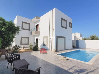 VILLA MEUBLÉE AVEC PISCINE À HOUMT SOUK DJERBA