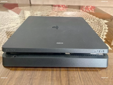 PS4 SLIM IMPORTÉ DE ITALIE 