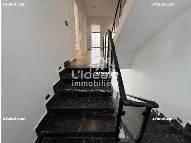 À Vendre  Villa Moderne avec Piscine- Hammamet Nord (Zone Sultan)