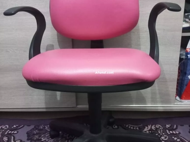 Chaise bureau à roulettes rose