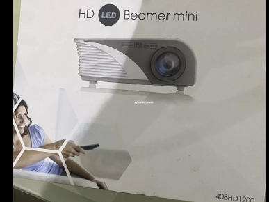 MINI VIDÉO PROJECTEUR MINI VIDÉO PROJECTEUR