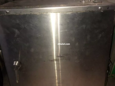 hachoir  viande réfrigérer en bon état alimenté en 380v