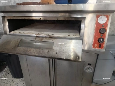 Four pizza avec socle inox