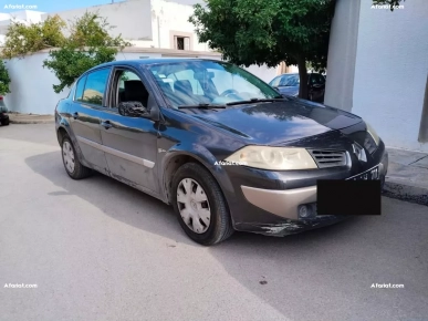 A vendre Renault Mégane Noire en excellent état