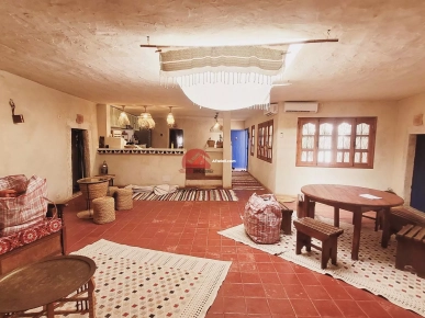 HOUCH TYPIQUE AVEC PISCINE À DJERBA