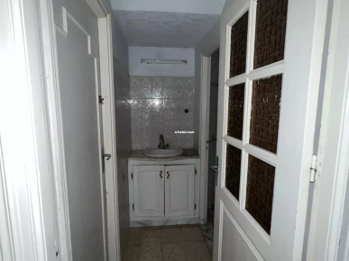 Deux maisons + un studio à vendre à Hay El Bahri 3.