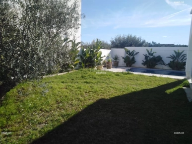Villa avec jardin et piscine à vendre à Hammamet Sud51355351