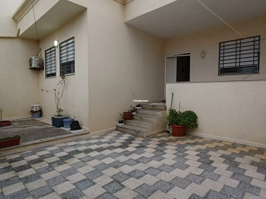 A vendre une Maison indépendante située au centre ville El Haouar