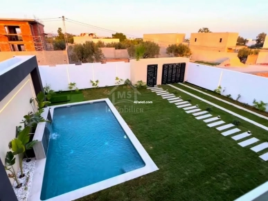 Villa toute neuve S+5 avec piscine à vendre à Hammamet Sud