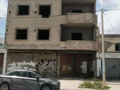 Immeuble inachevé a la goulette vue mer