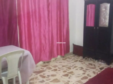 للكراء للفتيات