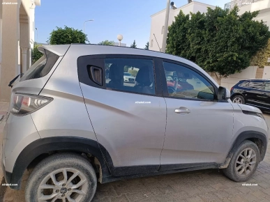 Mahindra kuv 100 k6+