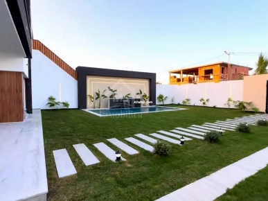 Villa toute neuve S+5 avec piscine à vendre à Hammamet Sud