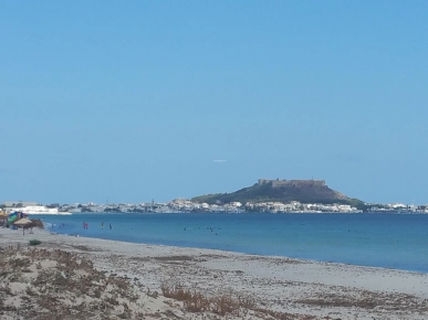 un Terrain au bord de la mer à kélibia