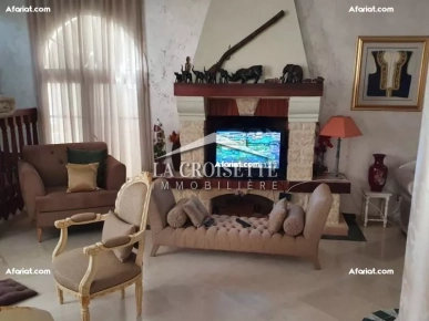 Villa S+4 avec piscine à La Soukra MVL0765