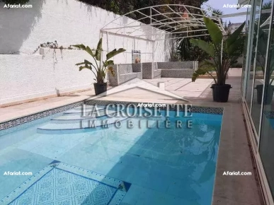 Villa S+5 avec piscine à Gammarth ZVL0356