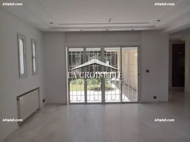 Villa S+4 avec studio indépendant à La Marsa  MVL1565