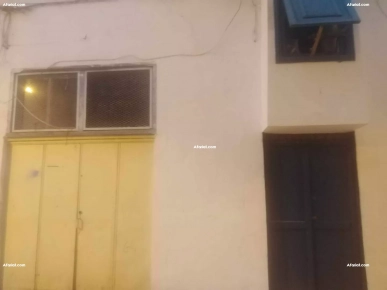 Local commercial Haja bahiya bab swi9a باب سويقه نهج حمام رميمي Local commercial Haja bahiya bab swi9a باب سويقه نهج حمام رميمي