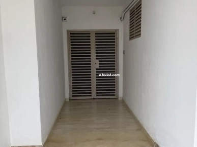 Á vendre un s+1 dans Á Raouad sur la route principale