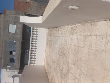 Etage de villa et Studio a vendre a Mourouj 1