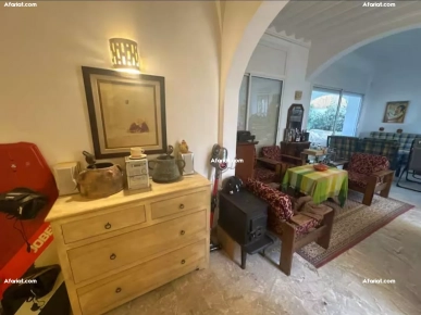 villa jinene hamemat 5 chambres et 5.5 salles de bain