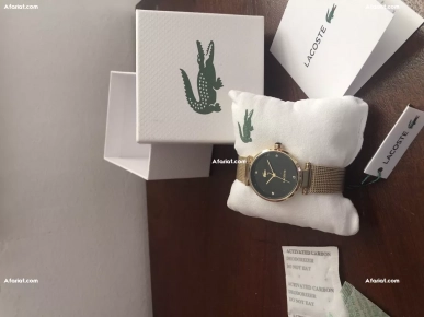 Montre femme Lacoste originale en tres bon état