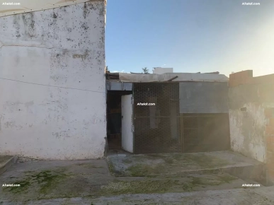 منزل قديم يمسح تقريبا 180 متر