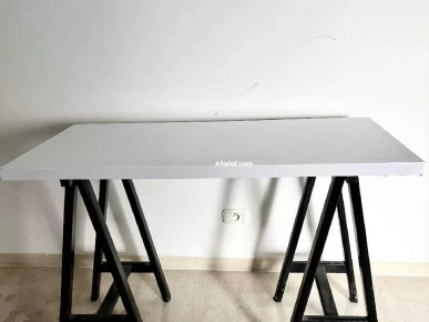 Table scandinave