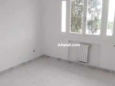 Appartement / condominium de 3 chambres et 2 salles de bain à Nor