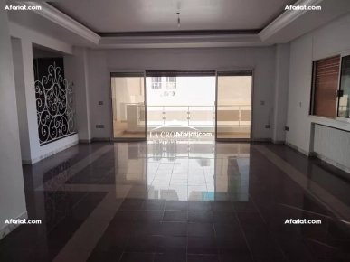 Villa S+4 avec piscine à La Marsa ZVL1599