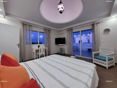 Une Villa S+3 avec piscine à vendre à Houmt Souk