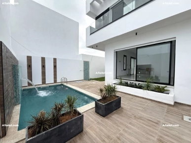 À Vendre  Villa Moderne avec Piscine à Hammamet Nord