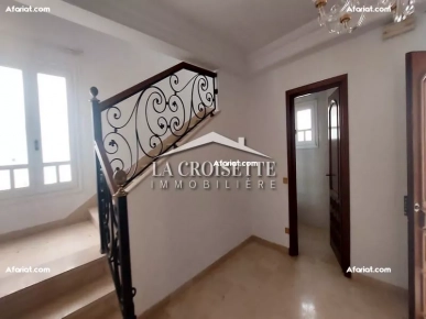 Villa S+4 avec piscine à Gammarth MVL1532