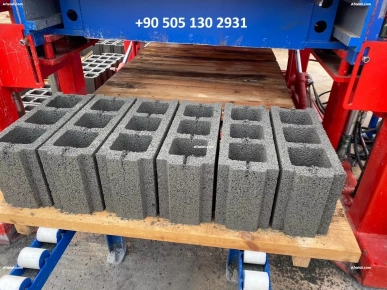 Pondeuse de parpaing OTT5SA brique pave agglos bloc bordure beton