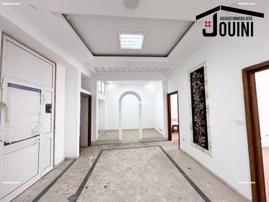 Appartement 5 Pièces Au Centre-ville Tunis