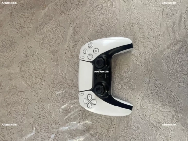 Ā vendre ps5 pro avec 6 CD
