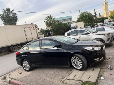 A vendre Ford Focus Titanium Ecoboost 1.0 litre A vendre Ford Focus Titanium Ecoboost 1.0 litre