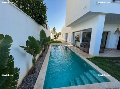 Villa S+4 avec piscine à Gammarth MVL0373