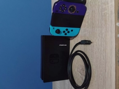 Nintendo Switch 1(+Le Pack Zelda et Smash Bros)