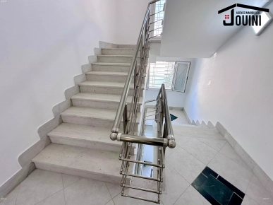 Maison Familiale À Mamoura Avec 3 Logements