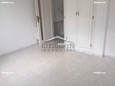 Etage de villa S+3 pour bureautique à La Marsa ZBL0448
