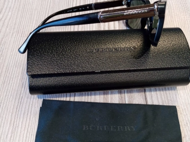 Lunette Solaire BURBERRY neuve Lunette Solaire BURBERRY neuve