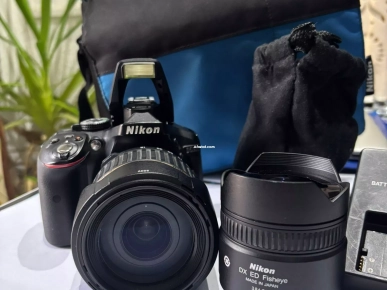 Nikon D5300 Appareil photo numérique+ Carte SD 16 GB+2 Objectifs