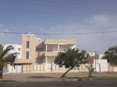 Villa et appartement sur la route principale de Hay Erriadh Villa et appartement sur la route principale de Hay Erriadh