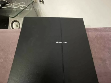 PS4 + Manette + Câbles + Jeu GTA V (CD) / call of duty
