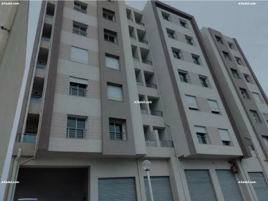 Á vendre un s+1 dans Á Raouad sur la route principale