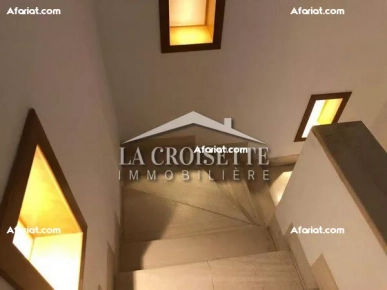 Duplex S+3 avec jardin à La Marsa 	ZDV0068