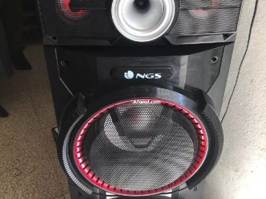 Enceinte Bluetooth usb aux radio tres puissante marque NGS