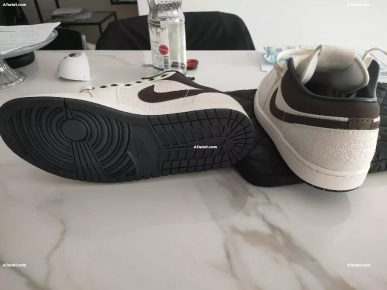 Air Jordan 1 Low Premium 'Pale Ivory' Neuf Original