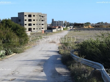 un terrain prés de yasmine El hammamet